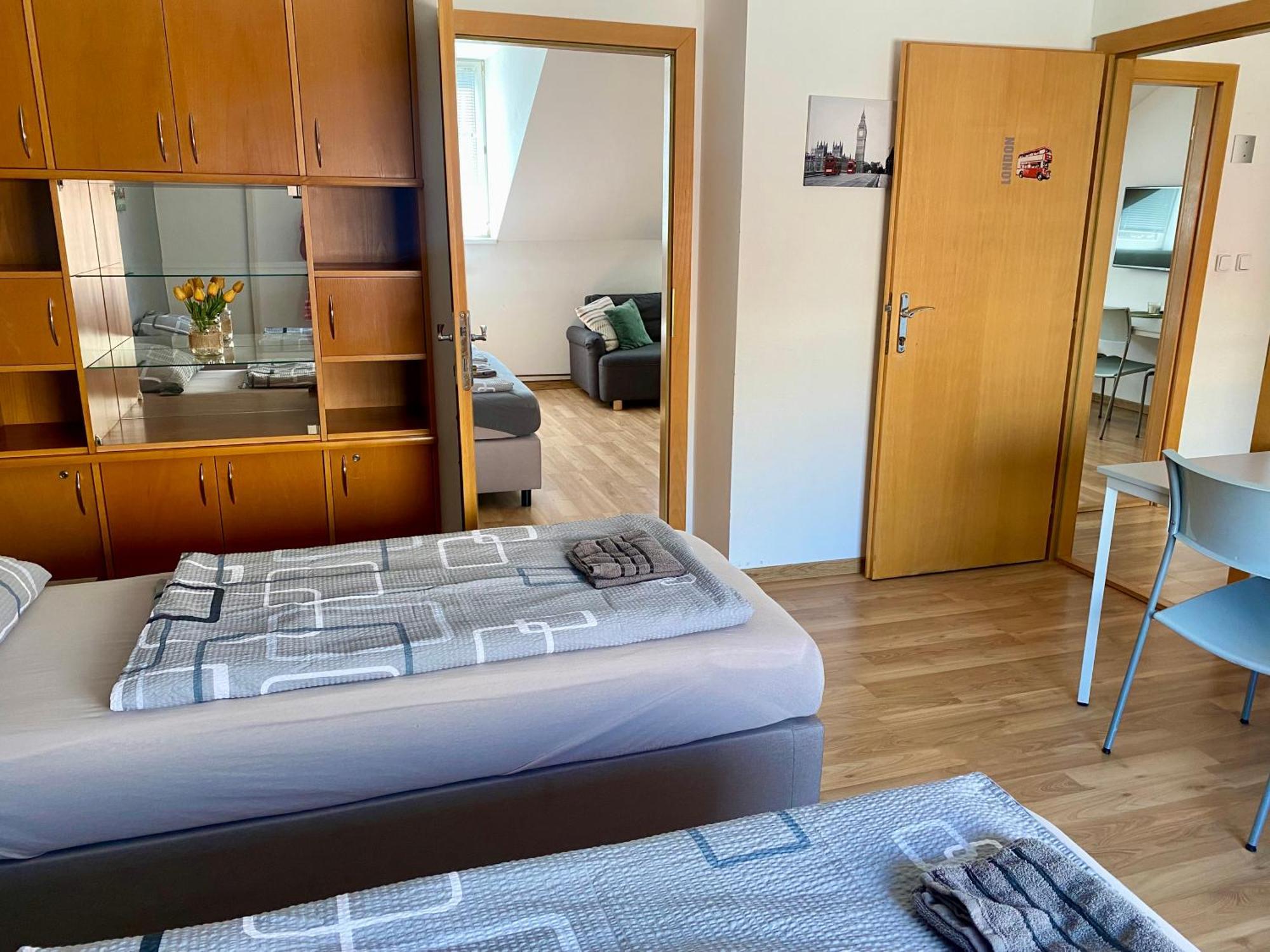 3-Bedroom Apartment In Rajhrad, With Kitchen, 2 Bathrooms, Parking Exteriér fotografie